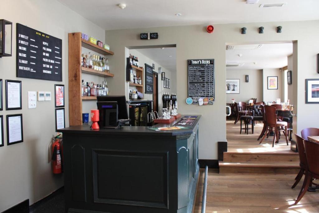 The Mitre Inn แนร์สเบอเรอ ภายนอก รูปภาพ